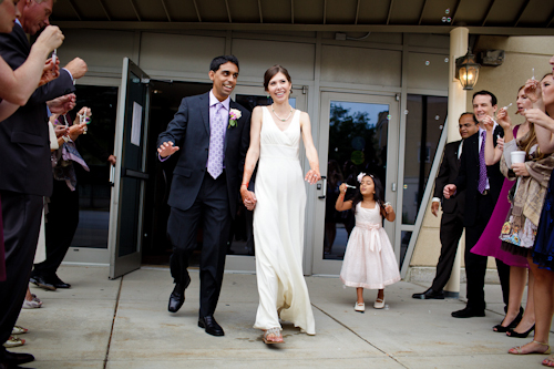 Bright, exuberant Hindu wedding - photos by Cathy and David Photographers | junebugweddings.com