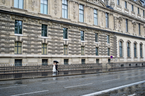 Honeymoon Photo Shoot in Paris by David Wittig Photography | junebugweddings.com