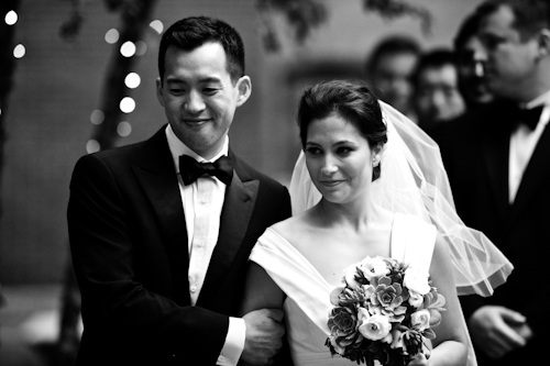 Classic downtown Chicago wedding at The Ivy Room - photos by David Wittig Photography | junebugweddings.com