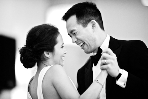 Classic downtown Chicago wedding at The Ivy Room - photos by David Wittig Photography | junebugweddings.com