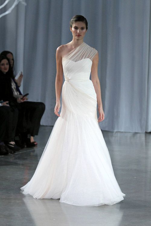 fall beach wedding dress monique lhuillier wedding dress fall 2013 runway 15 - fall beach wedding dress