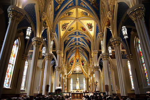 Wedding at Basilica of the Sacred Heart, Notre Dame Cathedral - photos by Browne Photography | junebugweddings.com