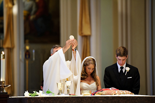 Wedding at Basilica of the Sacred Heart, Notre Dame Cathedral - photos by Browne Photography | junebugweddings.com