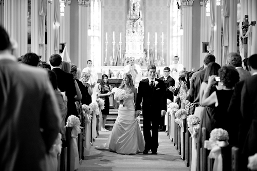 Wedding at Basilica of the Sacred Heart, Notre Dame Cathedral - photos by Browne Photography | junebugweddings.com