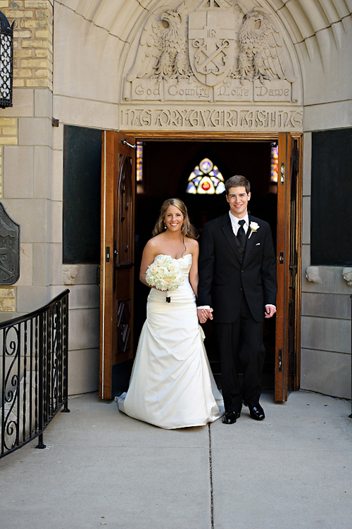 Wedding at Basilica of the Sacred Heart, Notre Dame Cathedral - photos by Browne Photography | junebugweddings.com