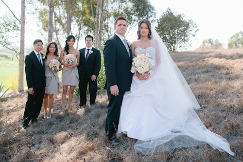 Sparkly peach, apricot, and white wedding at Carmel Mountain Ranch Country Club - photos by Joielala Photographie | junebugweddings.com