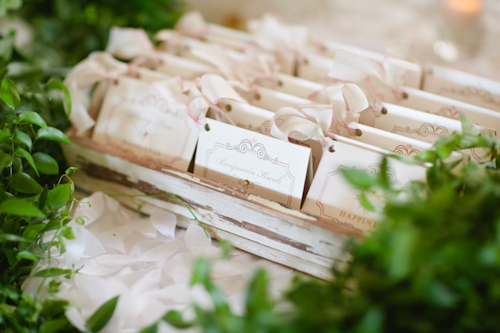 Sparkly peach, apricot, and white wedding at Carmel Mountain Ranch Country Club - photos by Joielala Photographie | junebugweddings.com