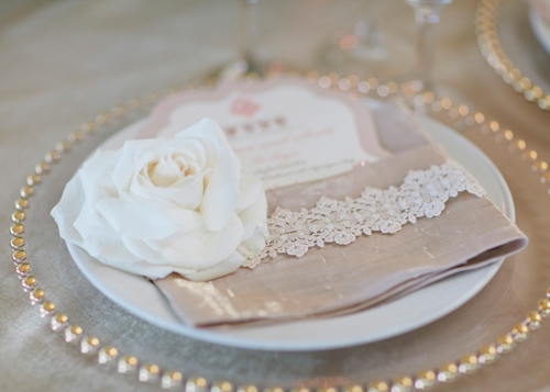 Sparkly peach, apricot, and white wedding at Carmel Mountain Ranch Country Club - photos by Joielala Photographie | junebugweddings.com