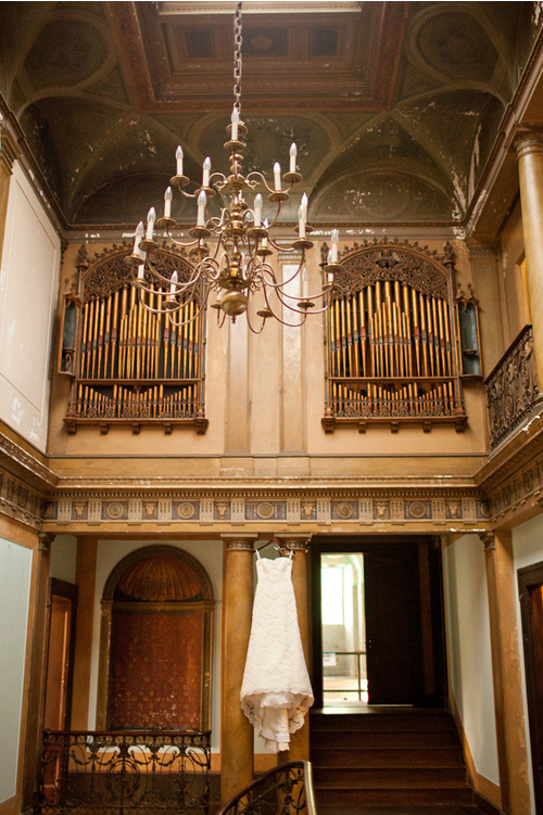 vintage, library-inspired, purple and gold wedding at Alder Manor, Yonkers, NY - wedding photography by Dave Robbins