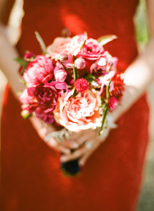 Napa wedding at Solage Calistoga with a blue, coral orange, and fuchsia pink wedding color palette | via junebugweddings.com