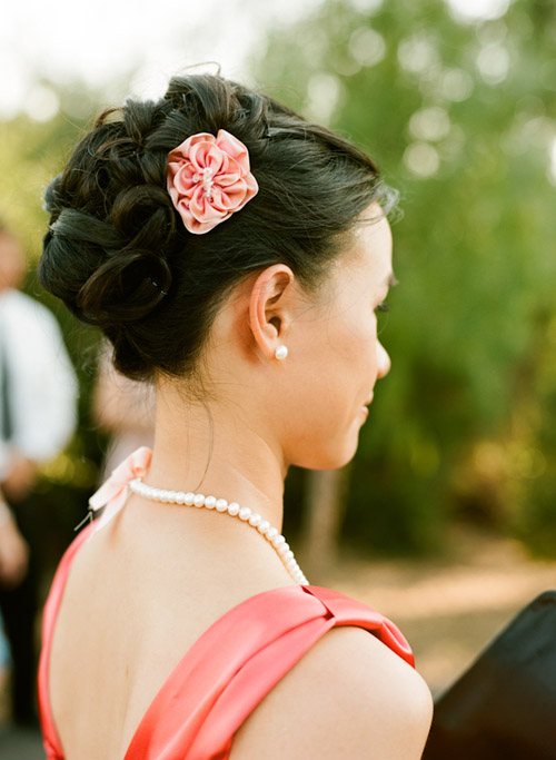 Napa wedding at Solage Calistoga with a blue, coral orange, and fuchsia pink wedding color palette | via junebugweddings.com