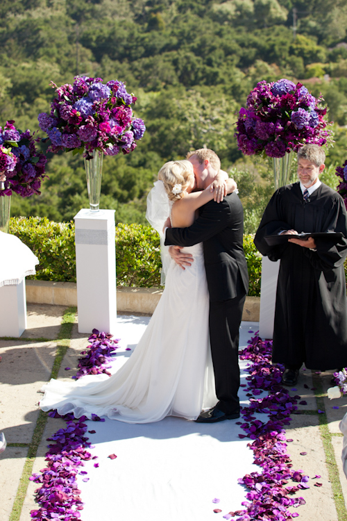 California estate wedding with elegant purple color palette, photos by Stephanie Hogue Photography | junebugweddings.com