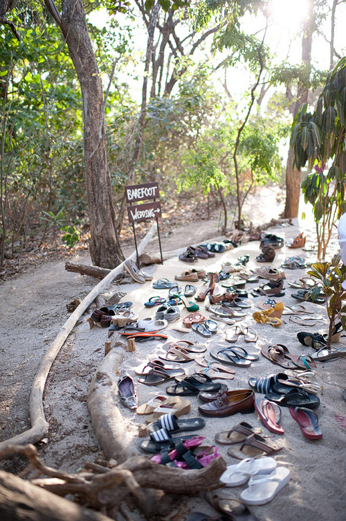 Tropical Destination Wedding in Costa Rica - Photo by Comfort Studio