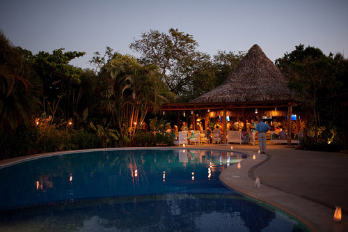 Tropical Destination Wedding in Costa Rica - Photo by Comfort Studio