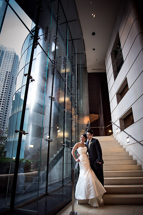 /img/whatjunebugloves/january2012/trump-international-hotel-and-tower-chicago-wedding-wasio-photography-17.jpg | junebugweddings.com