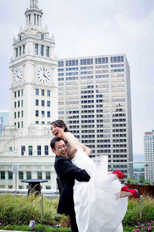 /img/whatjunebugloves/january2012/trump-international-hotel-and-tower-chicago-wedding-wasio-photography-21.jpg | junebugweddings.com