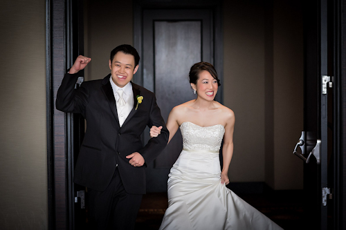 /img/whatjunebugloves/january2012/trump-international-hotel-and-tower-chicago-wedding-wasio-photography-35.jpg | junebugweddings.com