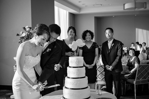 /img/whatjunebugloves/january2012/trump-international-hotel-and-tower-chicago-wedding-wasio-photography-38a.jpg | junebugweddings.com