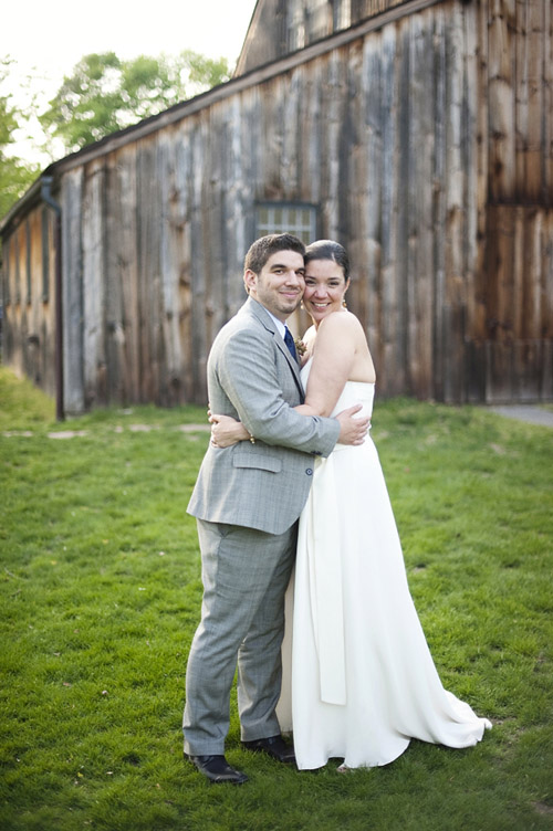 Country barn wedding with vintage travel theme - Justin and Mary Photography | Junebug Weddings