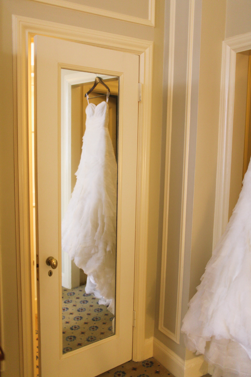 Elegant white, grey, and orange wedding; photos by Adrienne Gunde Photography | junebugweddings.com