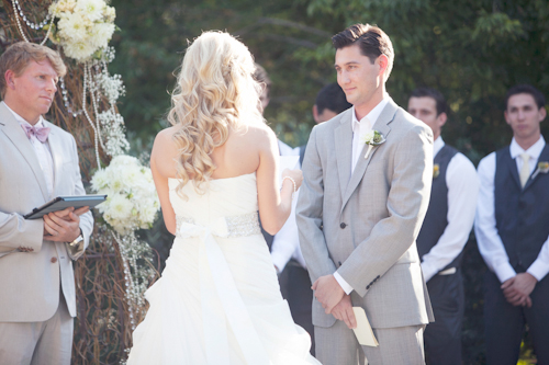 Rustic chic wedding at Maravilla Gardens - photo by Christine Bentley Photography | junebugweddings.com