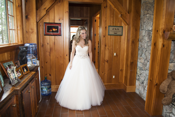 Maine wedding at Camp Takajo, photos by Adam Sjöberg and Nathan Smith for Ira Lippke Studios | via junebugweddings.com