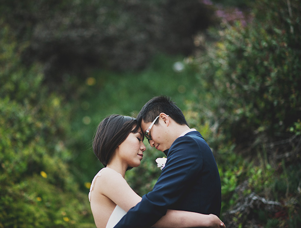 pink and white beach wedding at Montage Laguna Beach in California, photos by Erik Clausen  | via junebugweddings.com