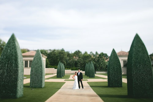 glamorous black, white and gold wedding at The resort at Pelican Hill, photo by APictureLife Photography | junebugweddings.com