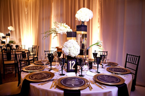 glamorous black, white and gold wedding at The resort at Pelican Hill, photo by APictureLife Photography | junebugweddings.com