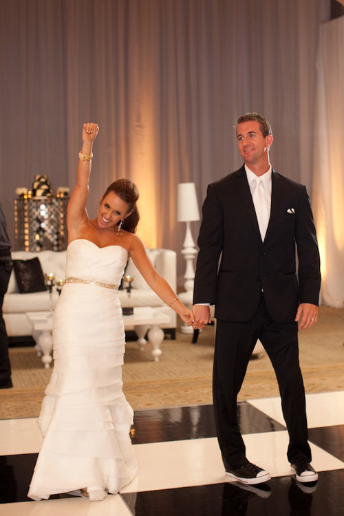 glamorous black, white and gold wedding at The resort at Pelican Hill, photo by APictureLife Photography | junebugweddings.com