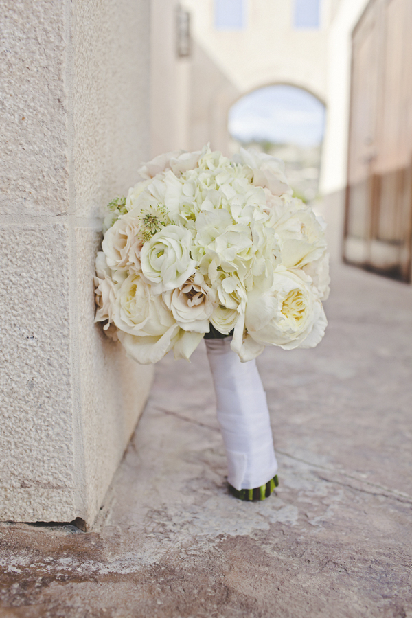 Boho glam styled shoot, photos by Lindsey Gomes Photography | via junebugweddings.com