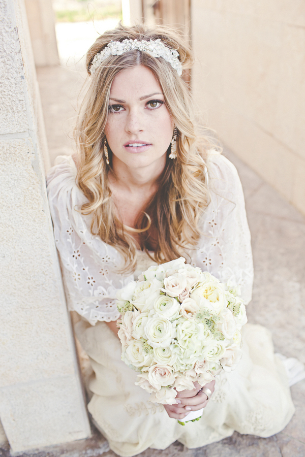 Boho glam styled shoot, photos by Lindsey Gomes Photography | via junebugweddings.com