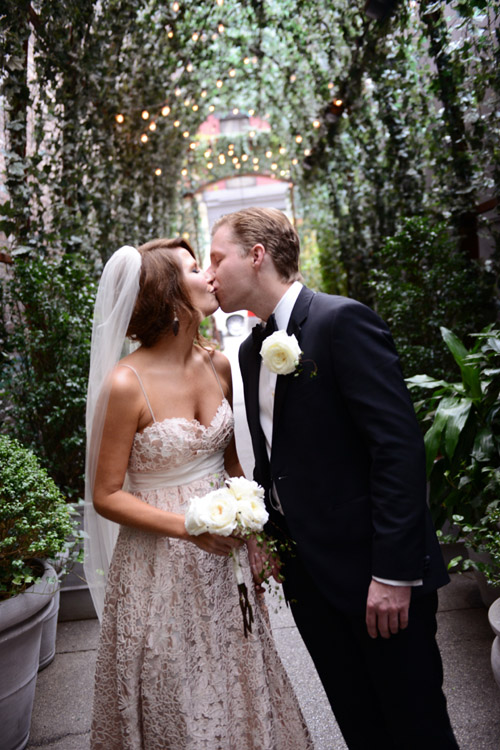 Chic wedding at the Mondrian Soho in NYC Photos by Andrea and Marcus Photography | junebugweddings.com