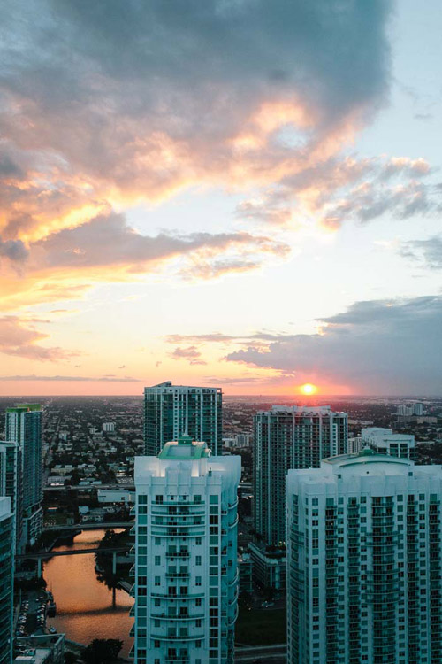 Modern chic wedding at the Viceroy Miami, photo by Becca Borge Photography | junebugweddings.com