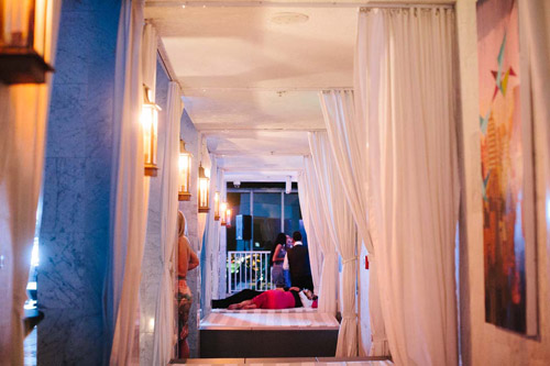 Modern chic wedding at the Viceroy Miami, photo by Becca Borge Photography | junebugweddings.com