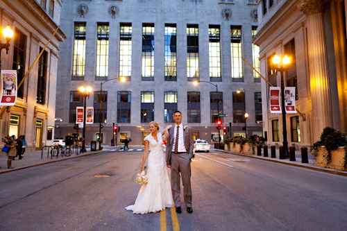 Downtown Chicago wedding at Loft on Lake - photos by Becky Brown Photography | junebugweddings.com