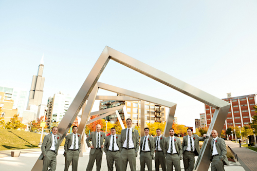 Downtown Chicago wedding at Loft on Lake - photos by Becky Brown Photography | junebugweddings.com