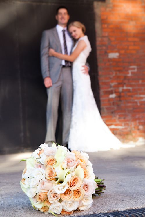 Downtown Chicago wedding at Loft on Lake - photos by Becky Brown Photography | junebugweddings.com