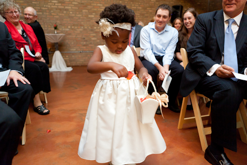 Downtown Chicago wedding at Loft on Lake - photos by Becky Brown Photography | junebugweddings.com