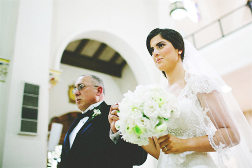 Classic and elegant ivory, blush and gold wedding in Miami, FL - photo by Tina Bass Photography | junebugweddings.com