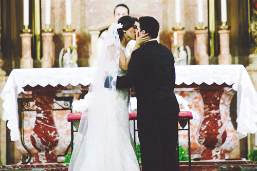 Classic and elegant ivory, blush and gold wedding in Miami, FL - photo by Tina Bass Photography | junebugweddings.com