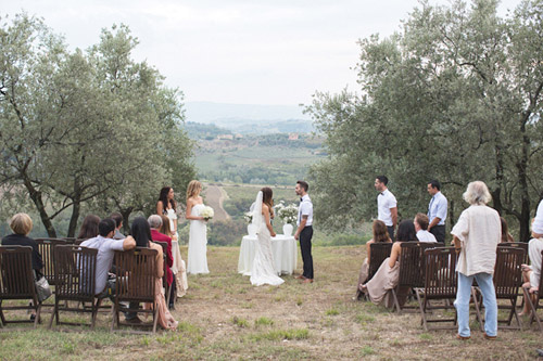 destination wedding in Tuscany, Italy - photo by Whitewall Photography | junebugweddings.com