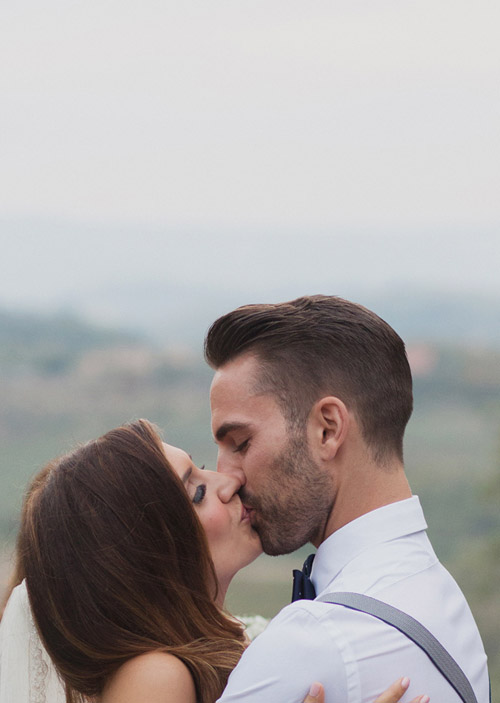 destination wedding in Tuscany, Italy - photo by Whitewall Photography | junebugweddings.com