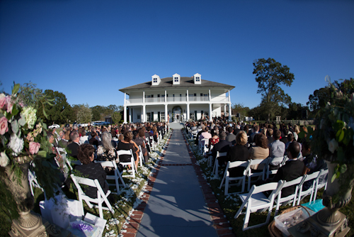 Elegant wedding at Louisiana Private Estate with photos by Courtney Dellafiora | junebugweddings.com