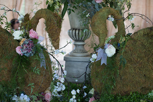 Elegant wedding at Louisiana Private Estate with photos by Courtney Dellafiora | junebugweddings.com