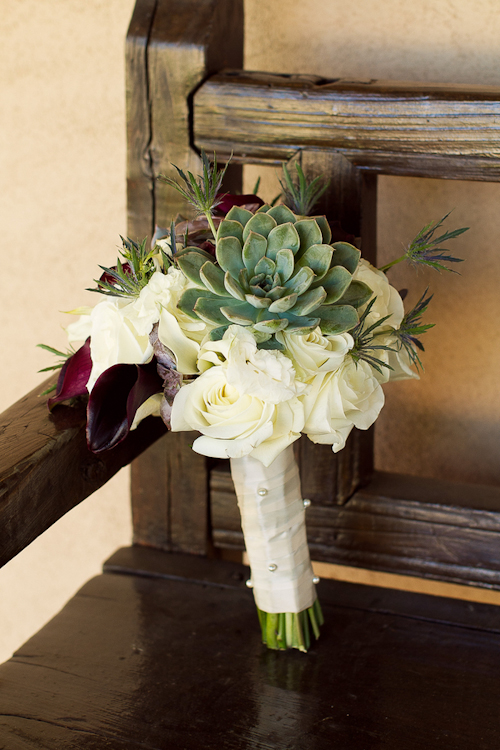 Bright wedding at The Gage Hotel in Marathon, Texas - photos by Spink Studio | junebugweddings.com