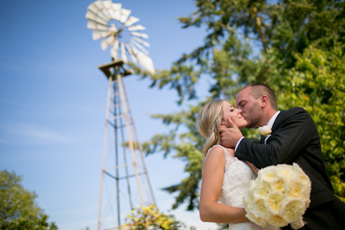 Garden Wedding at Medicine Creek Winery - photos by Jessica Hill Photography | junebugweddings.com