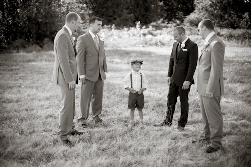 Garden Wedding at Medicine Creek Winery - photos by Jessica Hill Photography | junebugweddings.com