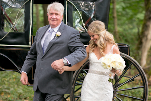 Garden Wedding at Medicine Creek Winery - photos by Jessica Hill Photography | junebugweddings.com