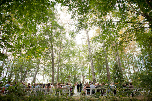 Garden Wedding at Medicine Creek Winery - photos by Jessica Hill Photography | junebugweddings.com